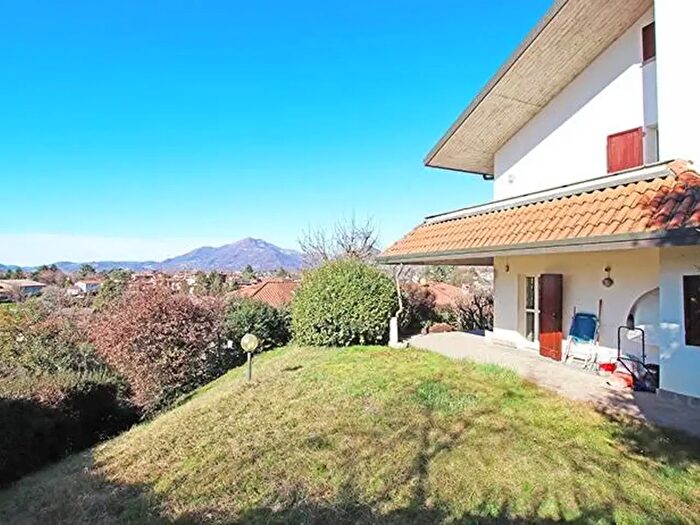 Casa con 10 locali in vendita in Via Boel, Ponteranica
