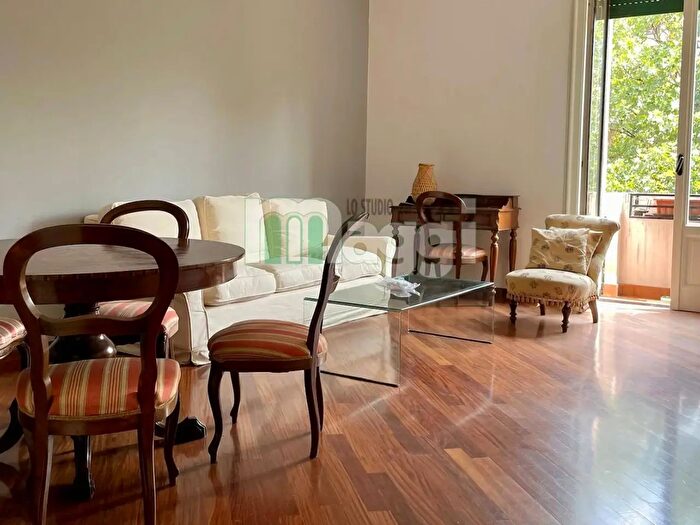 Appartamento trilocale in affitto in Viale Romagna, Milano