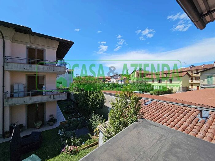 Appartamento trilocale in vendita in Via Torta, Treviglio