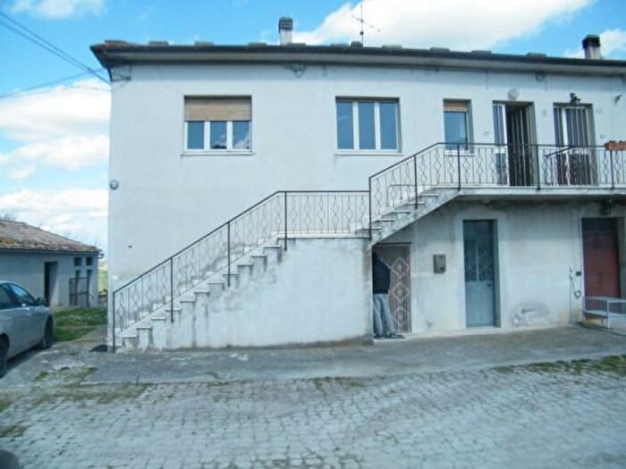 Casa con 6 locali in vendita in Piazza della Vittoria, Montecarotto