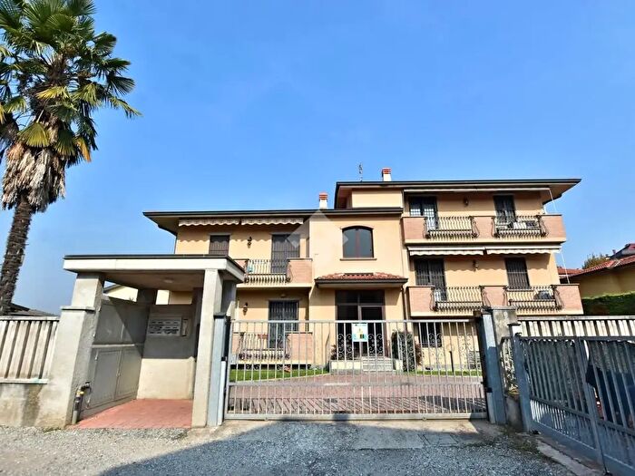 Appartamento trilocale in vendita in Via Milano, Settala