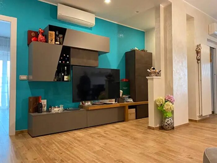 Appartamento quadrilocale in vendita in Via Raffaele Iorio, Isernia