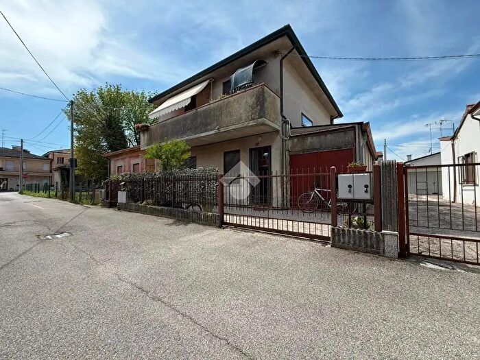 Casa con 6 locali in vendita in Via Bruno Buozzi, Rovigo