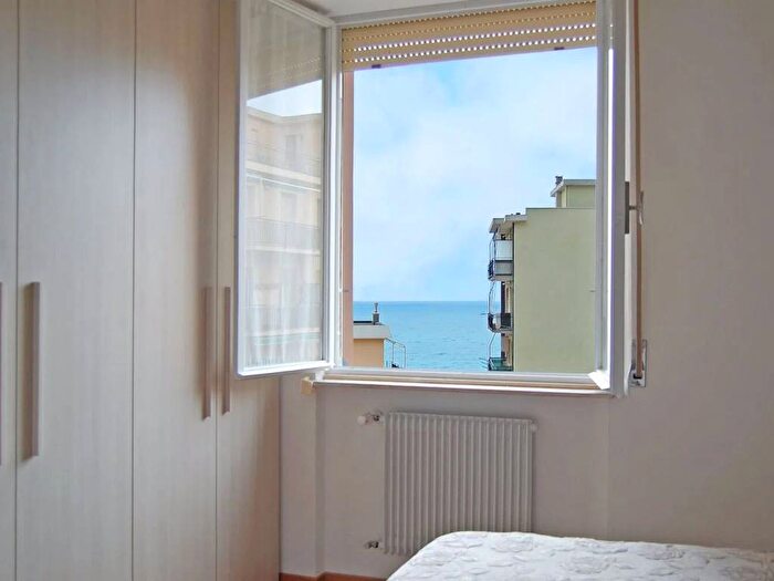 Appartamento con 5 locali in affitto in Via Gioiello, Centro, Cogoleto