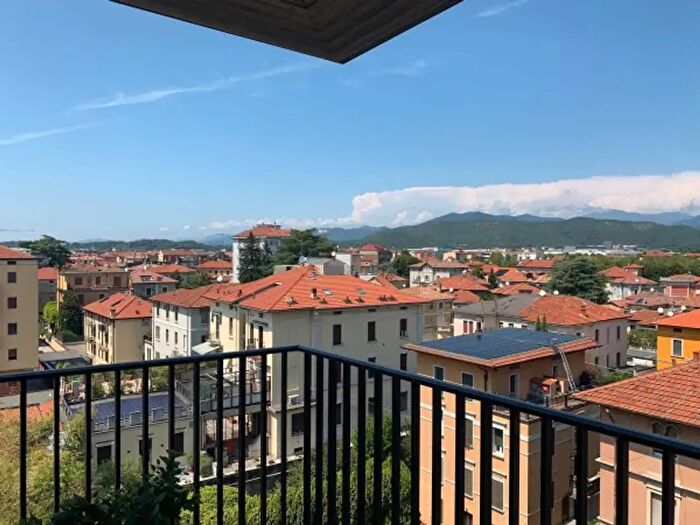 Appartamento con 6 locali in vendita in Brescia
