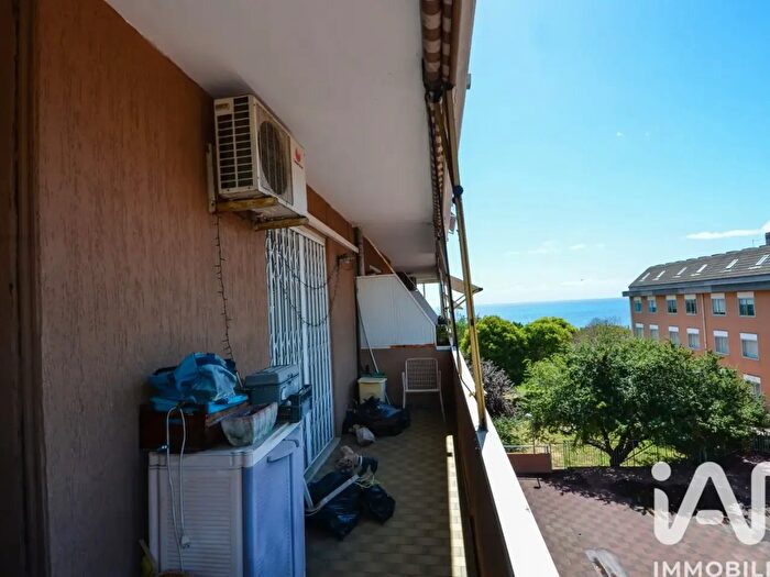 Appartamento quadrilocale in vendita in Via Negri, Savona