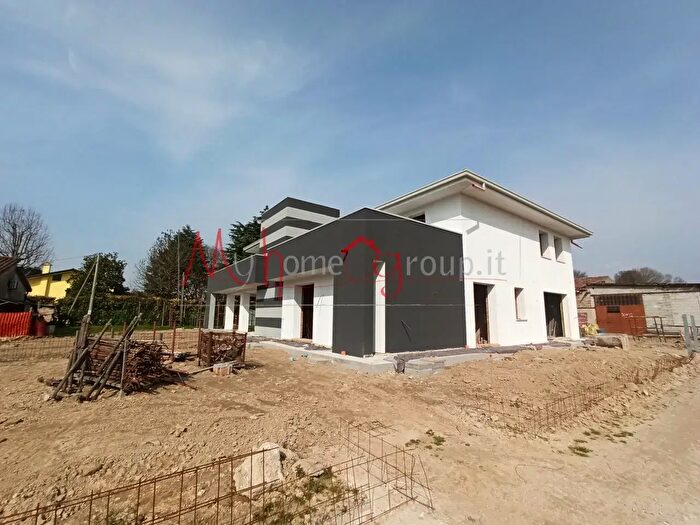 Casa quadrilocale in vendita in Via XI Febbraio, Legnaro