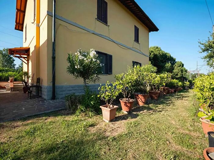 Casa quadrilocale in vendita in Via Calderara, Firenze