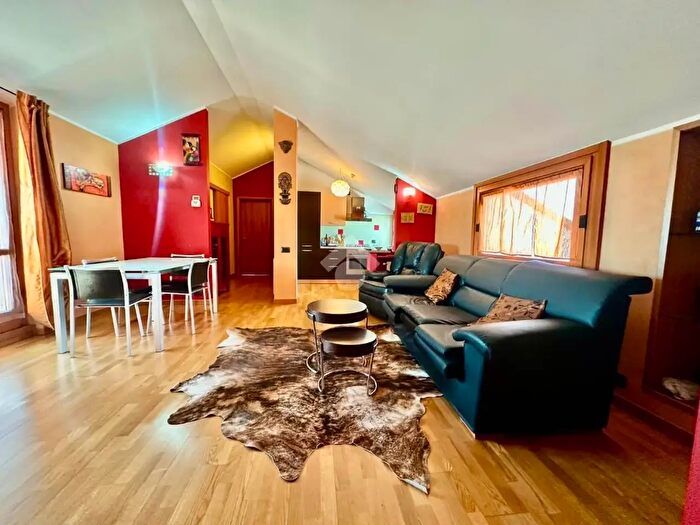 Appartamento trilocale in vendita in Via Locatelli, Martinengo