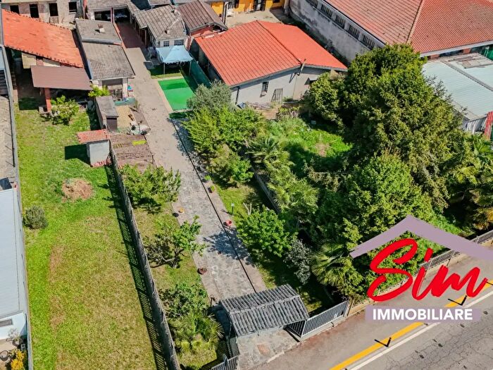 Casa trilocale in vendita in Via Roma Snc, Biandrate