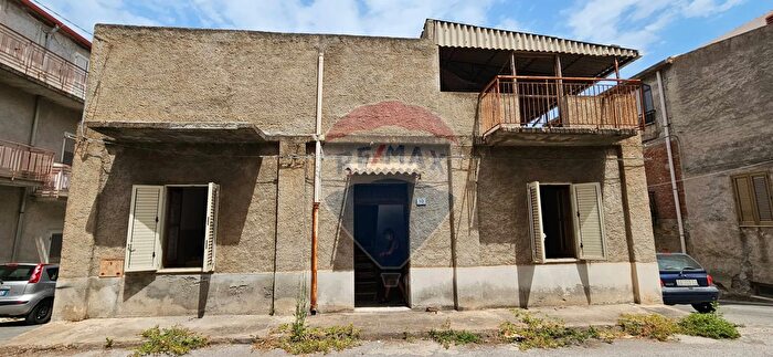 Casa trilocale in vendita in Via Luigi Rizzo, Acquedolci