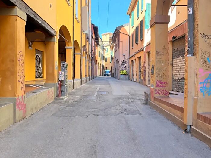 Appartamento bilocale in vendita in Via Vinazzetti, Bologna