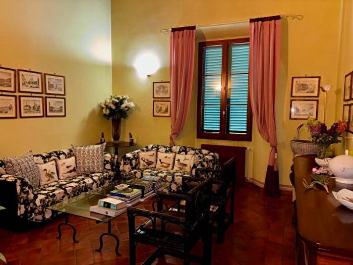 Appartamento quadrilocale in vendita in Via Gora, Campi Bisenzio