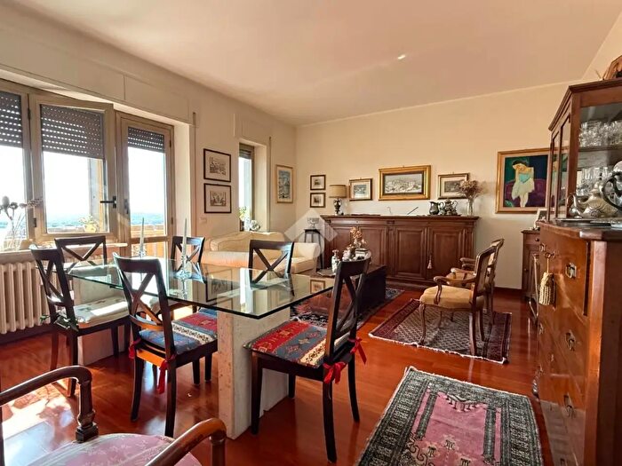 Appartamento con 5 locali in vendita in Via Domenico Cimarosa, Perugia