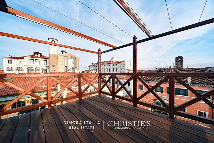 Appartamento con 5 locali in vendita in Venezia