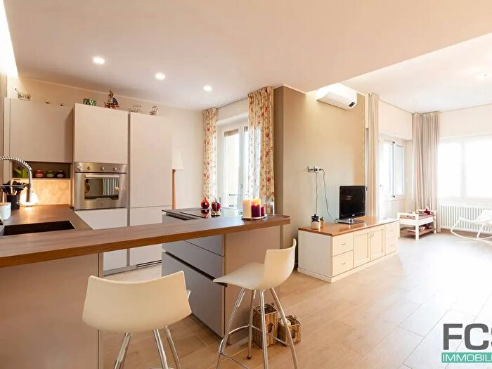 Appartamento quadrilocale in vendita in Gradinata San Carlo, Finale Ligure