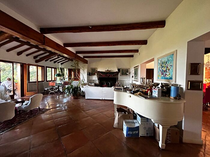 Casa con 10 locali in vendita in Via dellOsservatorio, Monte Porzio Catone