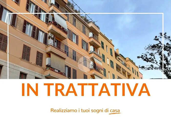 Appartamento bilocale in vendita in Via Camilla, Roma
