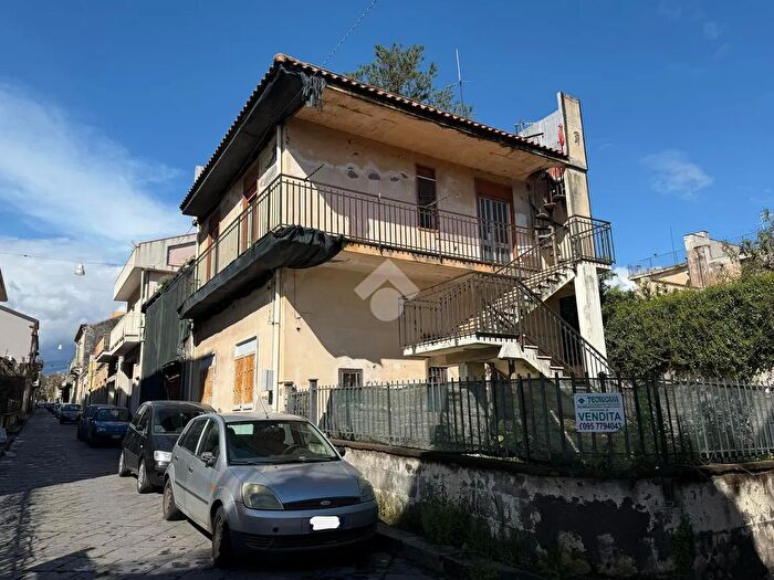 Casa quadrilocale in vendita in Via Enrico Cialdini, Riposto