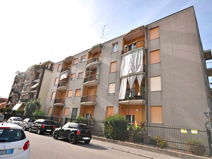 Appartamento trilocale in affitto in Via Luigi Lagrange, San Paolo, Novara