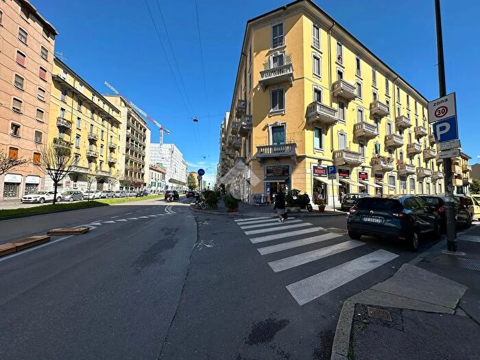 Appartamento bilocale in vendita in Viale Monza, Milano