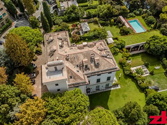 Appartamento con 8 locali in vendita in Via Federico Ricci, Genova