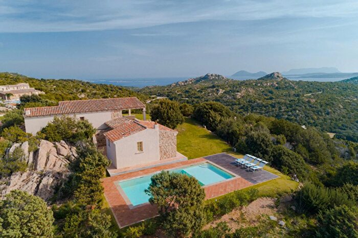 Casa quadrilocale in vendita in Costa Smeralda, Arzachena