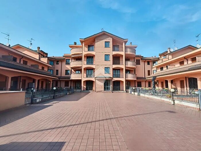 Appartamento con 5 locali in vendita in Via Roberto Ruffilli, Zelo Buon Persico