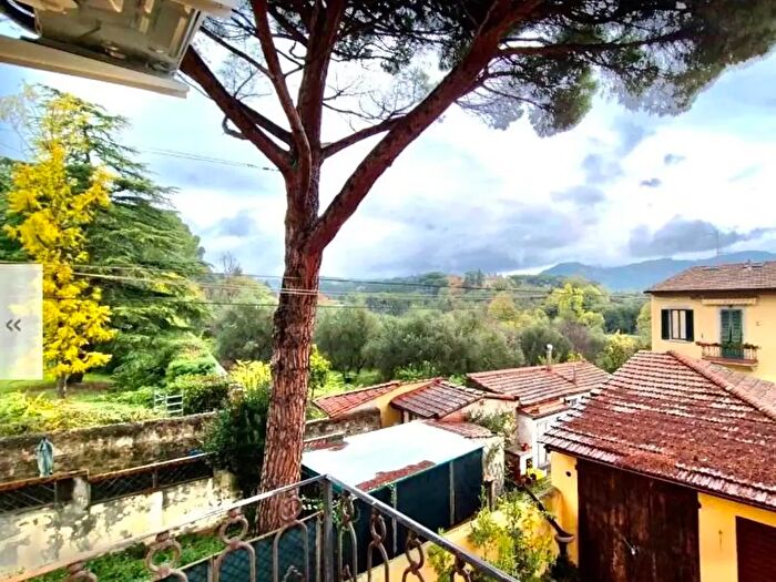 Appartamento trilocale in vendita in Firenze