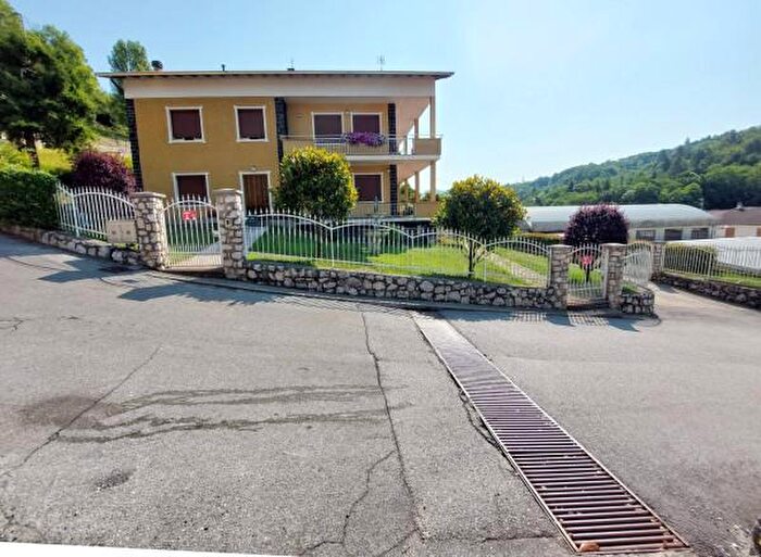 Appartamento con 5 locali in vendita in Via Rive, Casto