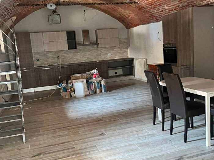 Appartamento trilocale in affitto in Via Azzario, Villar Perosa