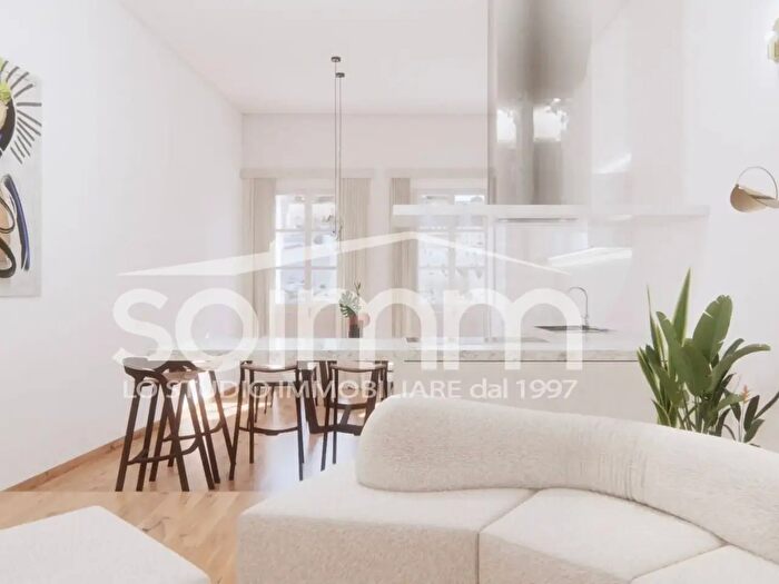 Appartamento trilocale in vendita in Via Ospedale, Cagliari