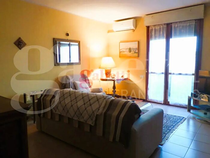 Appartamento con 5 locali in vendita in Via Frescobaldi, Cento