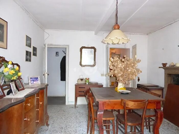 Casa quadrilocale in vendita in Regione Novella, Stradella