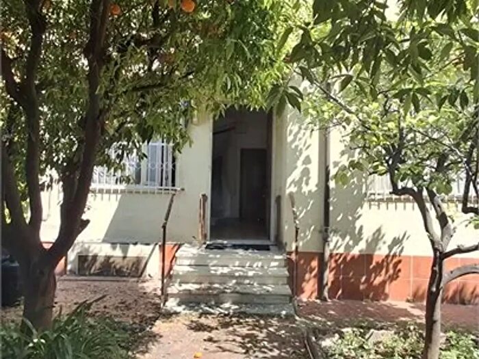 Casa con 6 locali in vendita in Via Roseto, Bordighera
