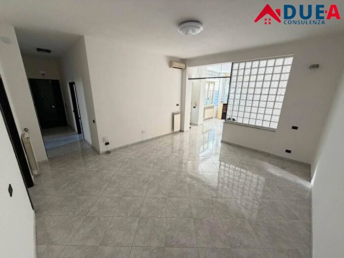 Appartamento quadrilocale in affitto in Via Zara, Carinaro