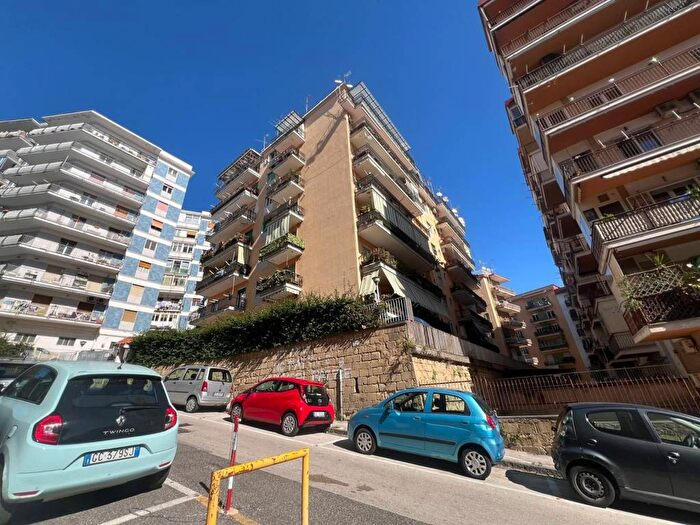 Appartamento bilocale in affitto in Via Michelangelo Naccherino, Arenella, Napoli