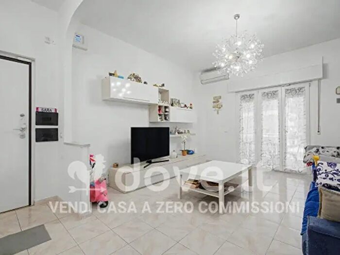 Appartamento trilocale in vendita in Via Giovanni Ingrao, Roma