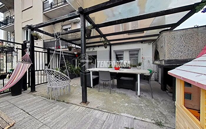 Appartamento quadrilocale in vendita in Vicolo Montagnetta, Biassono