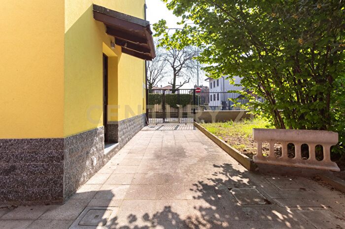 Casa trilocale in vendita in Via Giorgio Giulini, Rho