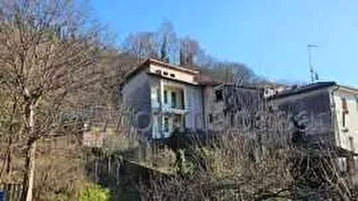 Casa con 6 locali in vendita in Via Cave, Nuvolento