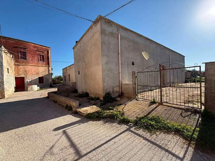 Casa con 6 locali in vendita in Marsala