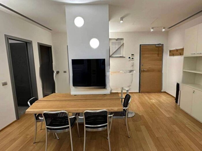 Appartamento trilocale in affitto in Solari, Milano