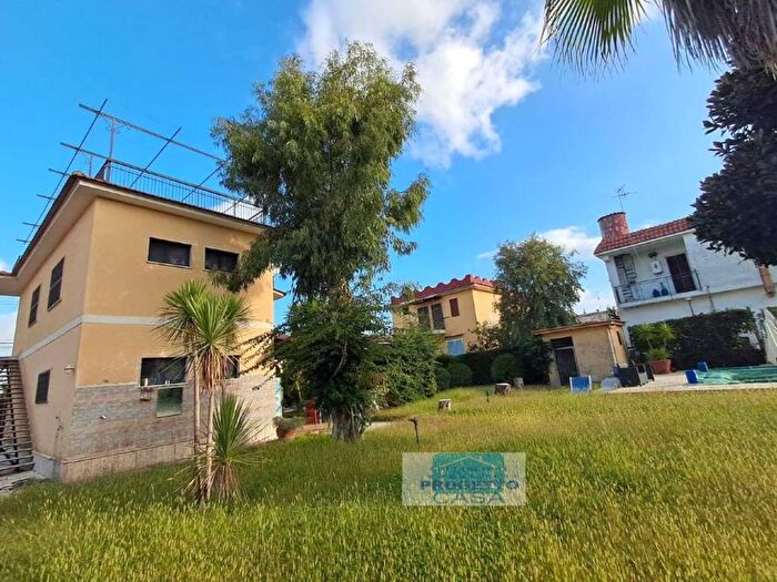 Casa con 6 locali in affitto in SALVATORE POSTIGLIONE snc, Baia Verde, Castel Volturno