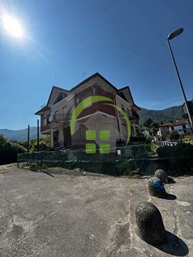 Casa con 5 locali in vendita in Albino