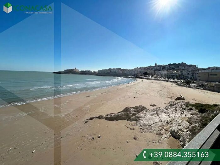 Appartamento con 6 locali in affitto in Lungomare Cristoforo Colombo, Vieste