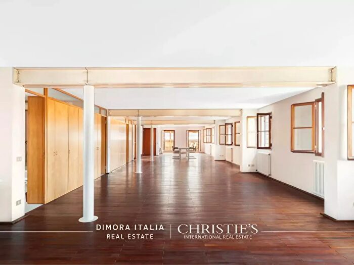 Appartamento con 7 locali in vendita in Venezia