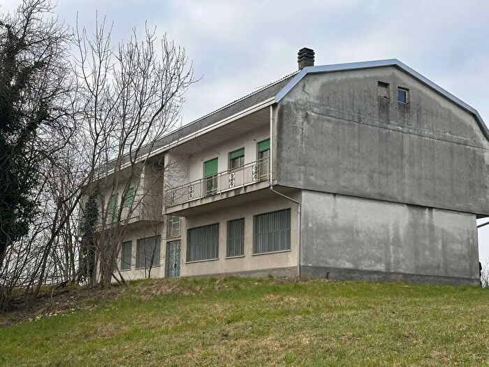 Casa con 10 locali in vendita in Casciina Antonietta, Rogeno