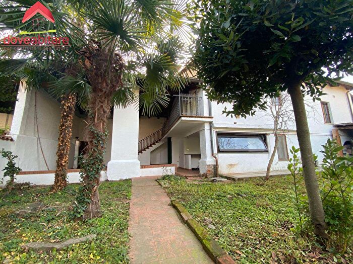 Casa con 6 locali in vendita in Via Aurora, Pinerolo