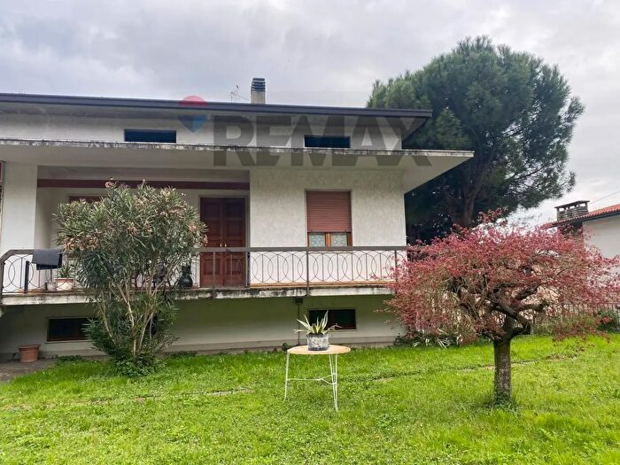 Appartamento quadrilocale in vendita in Via SCelestino, Castelli Calepio